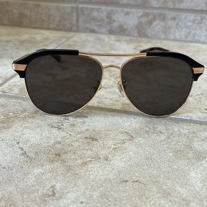 Gucci Aviator sun glasses. 😎